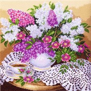 Рисунок на канве  Сирень в вазе