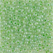 Бисер Gamma A037 темно-салатовый ( 37156) Бисер Gamma A037 темно-салатовый ( 37156)